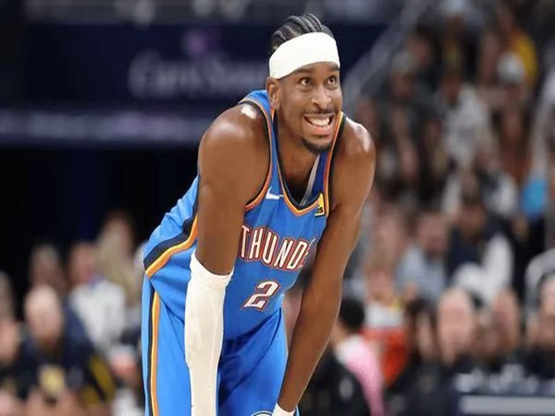 三连冠！上海海港加冕2025赛季中超冠军，摘下队史中超第四星